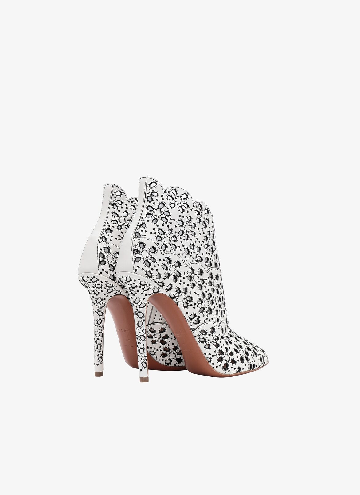 Low boots ALAÏA WHITE/BLACK LOW BOOTS